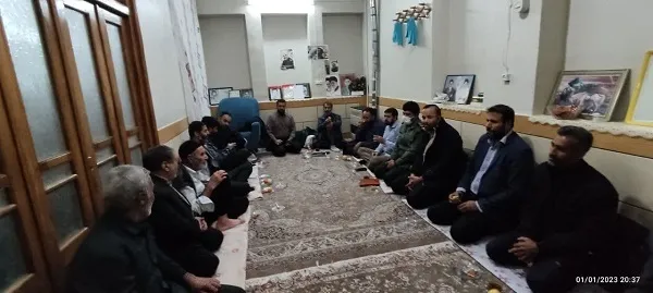 دیدار با خانواده شهدا توسط پیشکسوتان،بسیجیان ورزمندگان گردان فاتحین لشکر14امام حسین(علیه السلام)