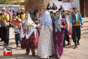 بازدید وزیر میراث فرهنگی از بازارچه روستایی و آیین نمادین عروسی سنتی گازرخان
