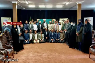 دیدار هنرمندان همدانی با نماینده ولی فقیه در استان همدان
