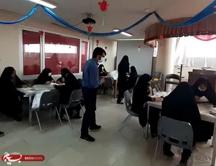 تولید روزانه ۳۰۰۰ ماسک توسط زنان بی سرپرست و بدسرپرست در فرهنگسرای آیه