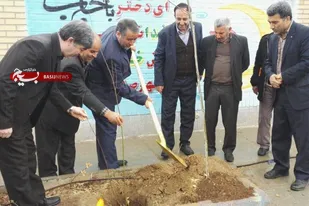 معاون استاندار و فرماندار شاهرود بر حفظ منابع طبيعي وگسترش درختكاري تاكيد کرد