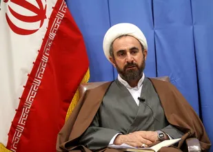 انتقاد تند امام جمعه ایلام از بیکاری و تورم بالا در این استان /برای رفع موانع تولید چکار کرده&zwnj;اید؟