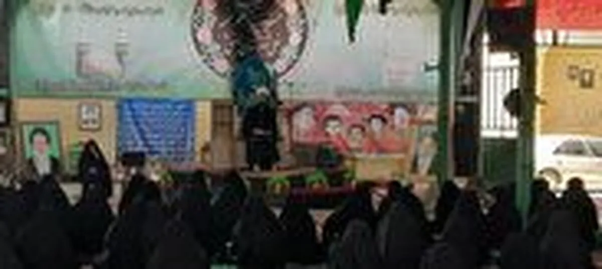 حجت الاسلام زارع در جمع بانوان عاشورایی در بافق:
امر به معروف و نهی از منکر راهکار مقابله با برنامه دشمن است/توجه به فرزندآوری و افزایش جمعیت