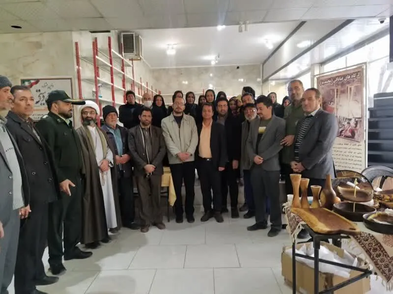 نمایشگاه صنایع دستی و هنرهای سنتی در نائین افتتاح شد.