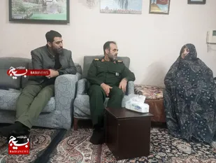 دیدار فرمانده سپاه قدس گیلان با خانواده شهید پاسدار حسین شفائیه در رشت