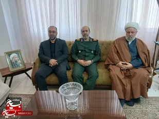 دیدار فرمانده سپاه استان البرز و مسئول نمایندگی ولی&zwnj;فقیه در سپاه امام حسن مجتبی(ع)، با خانواده شهیدان جنگ ۱۲ روزه استان