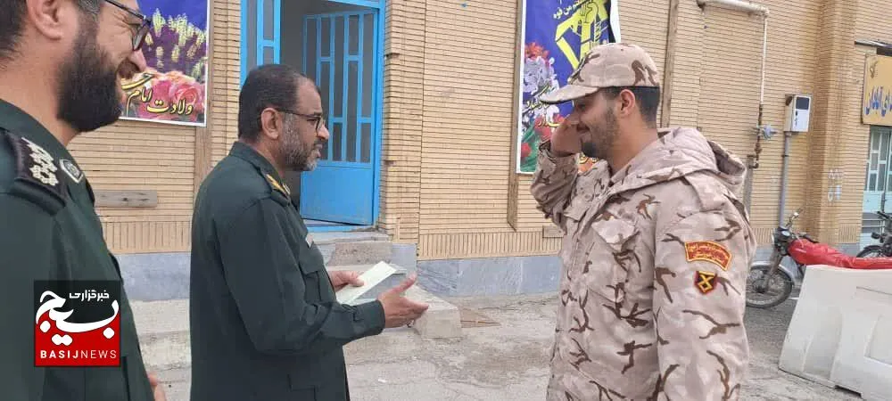 تجلیل از سربازان وظیفه ناحیه مقاومت بسیج آبادان در روز جوان