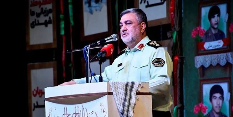 هر کس مقابل ملت ایران و خون شهدا بایستد شکست می‌خورد