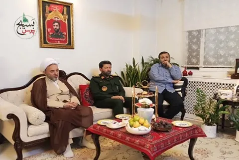 دیدار فرمانده سپاه تهران بزرگ و مسئول نمایندگی ولی فقیه با خانواده‌های معظم 5 شهید جنگ رمضان
