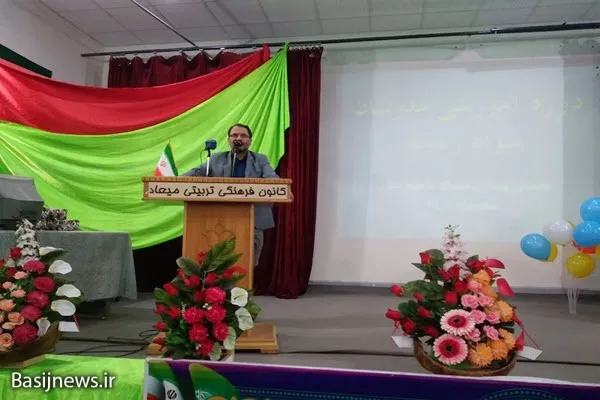 آموختن مهارت تفکر انتقادی در جنگ ادراکی و شناختی بسیار اهمیت دارد