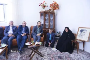 مسیر امامین انقلاب اسلامی راهگشای مشکلات کشور است