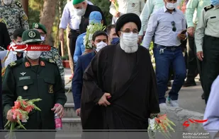 ۱۵۸ گلزار شهدای استان البرز در هفته دفاع مقدس گلباران شد/عطرافشانی مزار شهدا در امام زاده محمد (ع) کرج