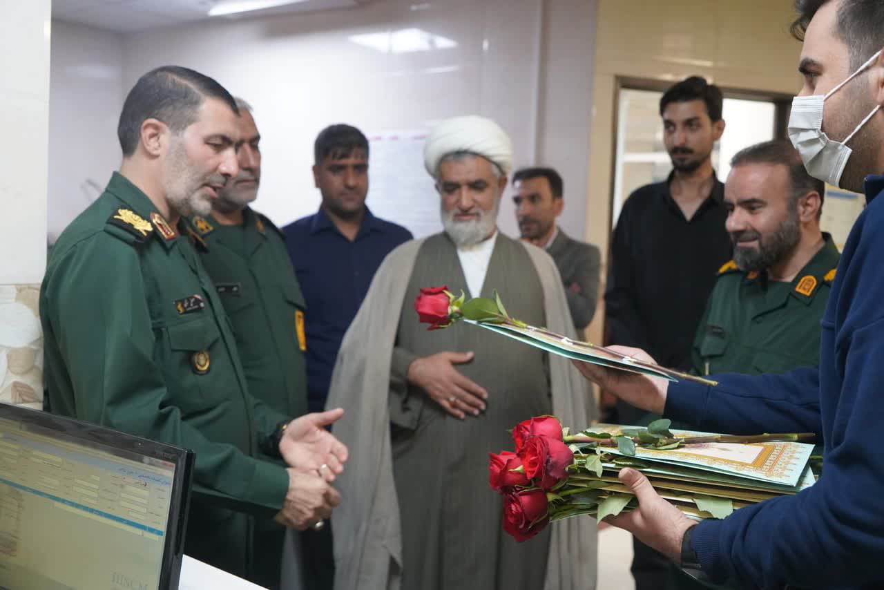 تجلیل مسئولان سپاه فتح از پرستاران در مانگاه امام صادق (ع) یاسوج + ( تصاویر) تجلیل مسئولان سپاه فتح از پرستاران در مانگاه امام صادق (ع) یاسوج + ( تصاویر)