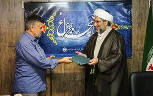 انعقاد تفاهم نامه میان سازمان فضای مجازی سپاه فجر فارس با مرکز خدمات حوزه علمیه قم