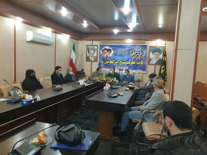نشست صمیمانه فرمانده  ناحیه امیرالمومنین (ع)  با بسیجیان حوزه اصناف
