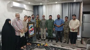 تجلیل از ایثار و پاسداشت آرمان&zwnj;ها؛ دیدار با خانواده شهید محسن علی اموری در آبادان