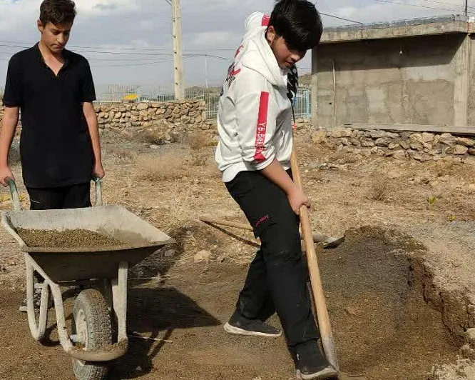 فضای سازی مسجد توسط بسیجیان پایگاه بسیج امام هادی(ع)