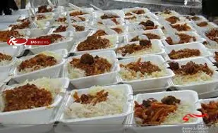 تهیه و توزیع غذای گرم و افطاری ساده در محلات شاهرود+ تصاویر