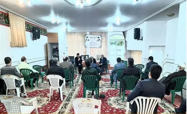 خواستار تهیه و تدوین دانشنامه شهدای این شهرستان برای انتقال فرهنگ ایثار و شهادت شد