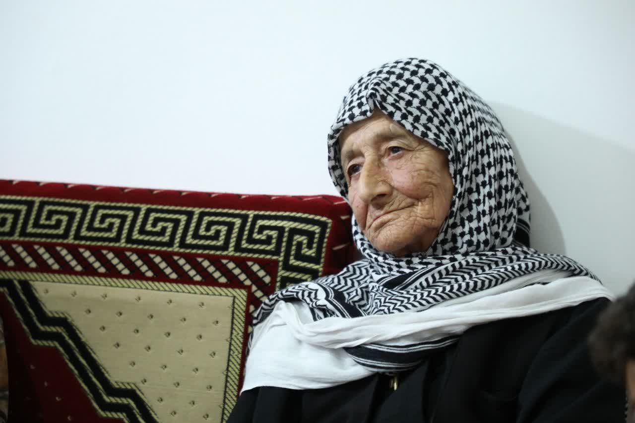 پسرم سن کمی داشت، اما کتابهایش را جمع کرد و عازم جبهه شد پسرم سن کمی داشت، اما کتابهایش را جمع کرد و عازم جبهه شد