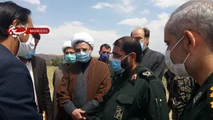 ماشین آلات سپاه وقرارگاه خاتم به کمک کشاورزان سیل زده منطقه هلیل رود رابر می آیند