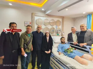 عیادت حامد شب خیز و تعدای از هنرمندان از جانباز لانچر &laquo;حسین محمدی&raquo;