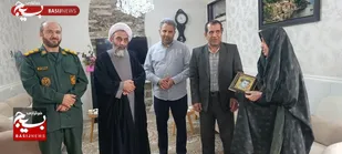 دیدار فرمانده ناحیه مقاومت بسیج حضرت علی اکبر (ع)، با خانواده شهدا و جانبازان شهرستان اشتهارد