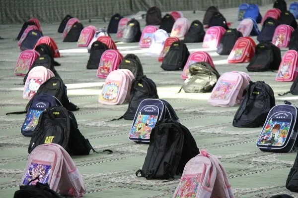 حمایت از دانش آموزان نیازمند