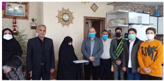 قدردانی شهرداران مدارس   منطقه 20  از مادر شهید فقیهی