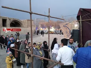 ویژه برنامه جشن عید نیمه شعبان همراه با ایستگاه صلواتی خیابانی توسط بسیجیان ورزمندگان گردانهای امام حسین(علیه السلام)