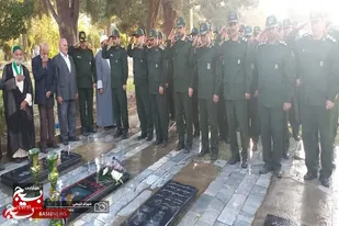 عطر افشانی مزار شهید امنیت &laquo;علی نظری&raquo; در ملایر