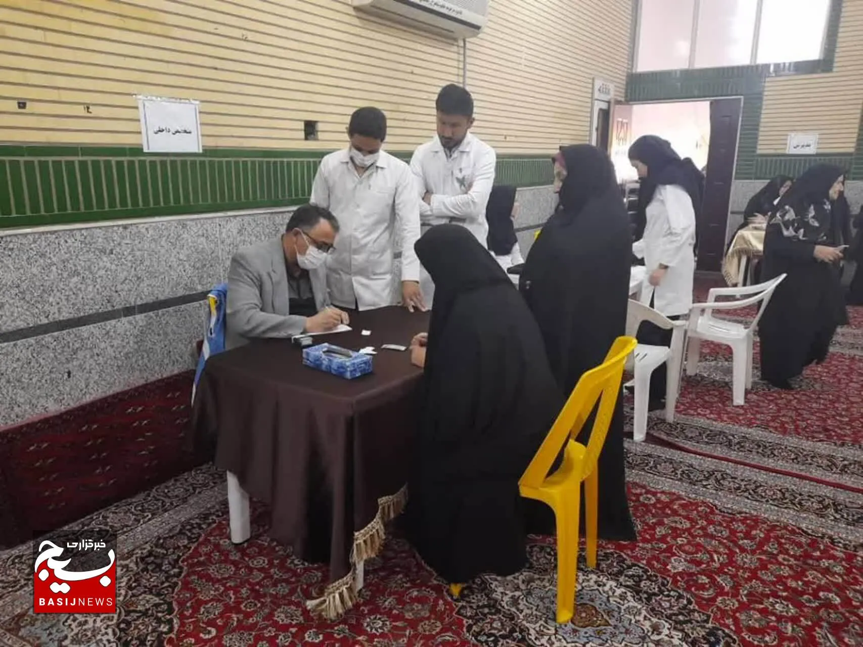 ۲۲۰ نفر از ساکنان مناطق امام خمینی‌(ره) و کیوانفر قم خدمات پزشکی رایگان دریافت کردند
