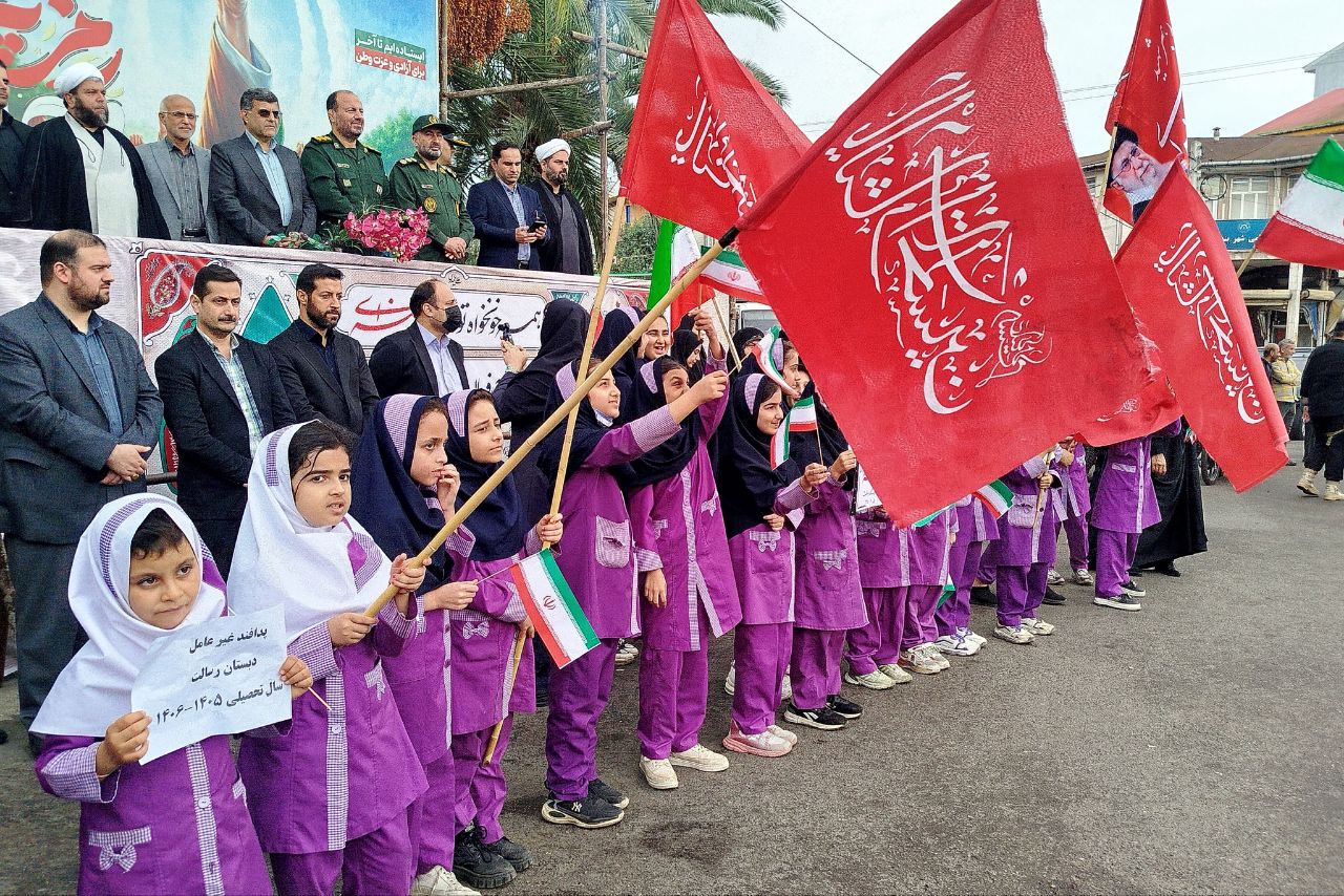 رزمایش گردانهای امنیتی با هدف نمایش آمادگی دفاعی در بندر کیاشهر برگزار شد رزمایش گردانهای امنیتی با هدف نمایش آمادگی دفاعی در بندر کیاشهر برگزار شد