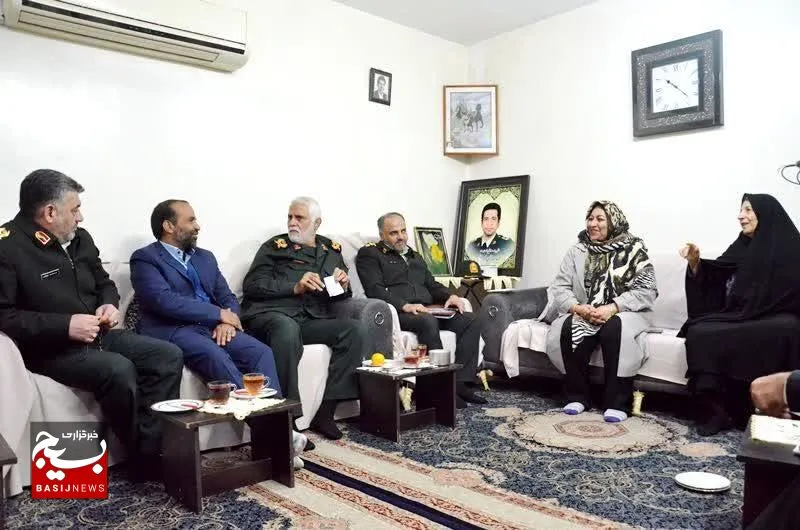 خانواده شهداء، بزرگ‌ترین ایثار و از خودگذشتگی را در حق انقلاب ادا کردند