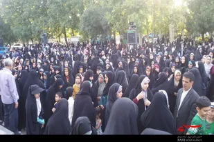 راهپیمایی &laquo;حافظان حریم خانواده&raquo; در ملایر