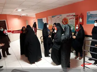 ارائه خدمات جهادی بانوان بسیجی شهرستان بیرجند به سالمندان توانبخشی حضرت علی اکبر(ع)