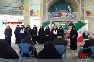 تقدیر از مادران و همسران شهدا در همدان