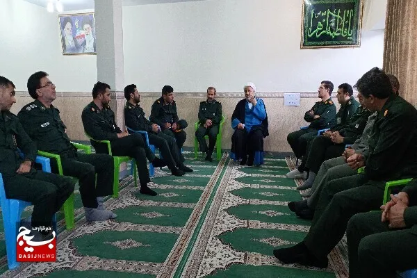 دشمنان مدام در حال توطئه و ضربه به نظام هستند