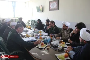 اقامه نماز از مهم ترین درس های عاشوراست