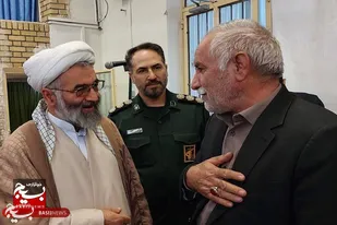 نماز جمعه شهرستان نهاوند با حضور پدر شهید سید روح الله عجمیان برگزار شد