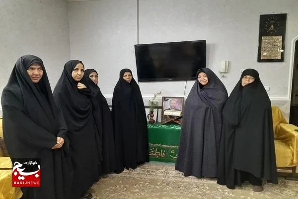 ديدار ودلجويى از بانوى مقاوم،مادر شهيد بزرگوار محمود عارفى،توسط خواهران بسیجی