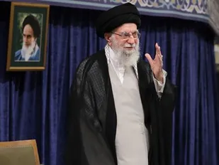 تضمین الهی نصرت: پیامی برای دوستان، هشداری به دشمنان