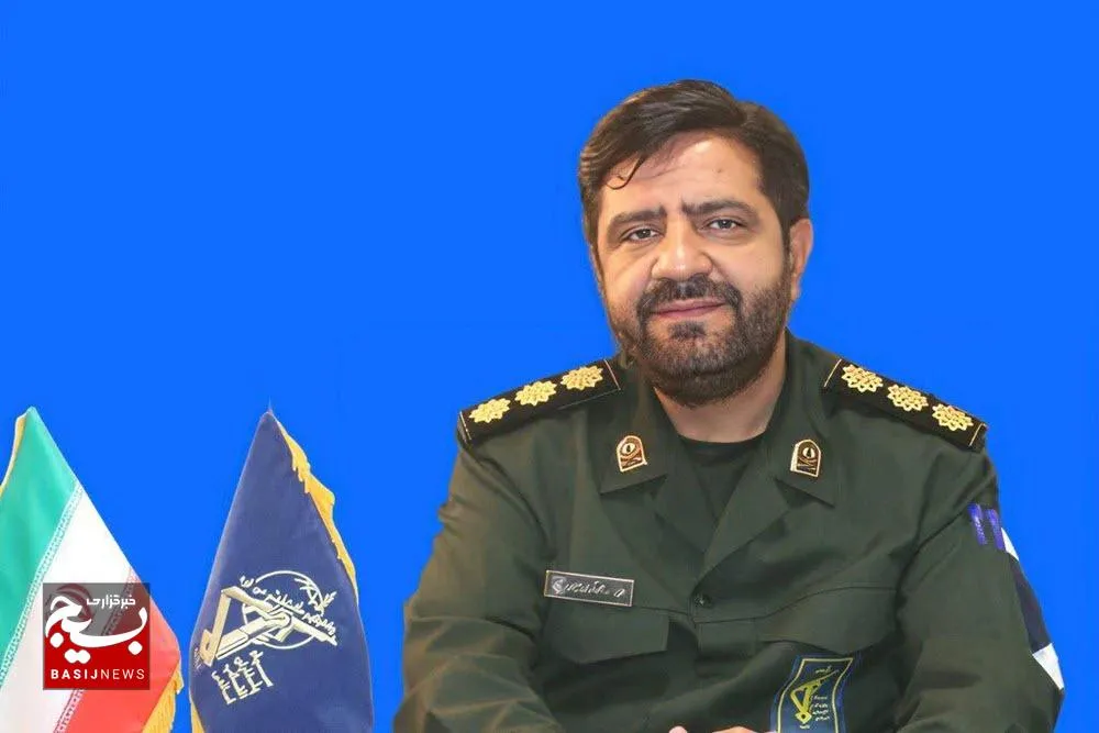 لزوم بازشناسی شخصیت امام خمینی (ره) برای نسل جوان / امام، الگوی هویتی و انقلابی عصر ما است