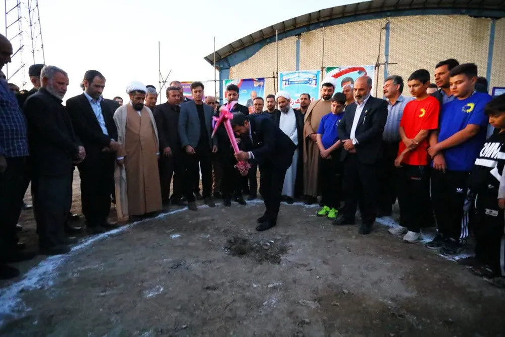 کلنگ‌زنی استخر سرپوشیده حسین‌آباد شاملو