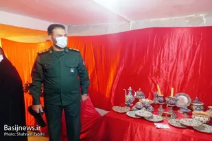بازدید فرمانده سپاه ملایر از کارگاه میناکاری