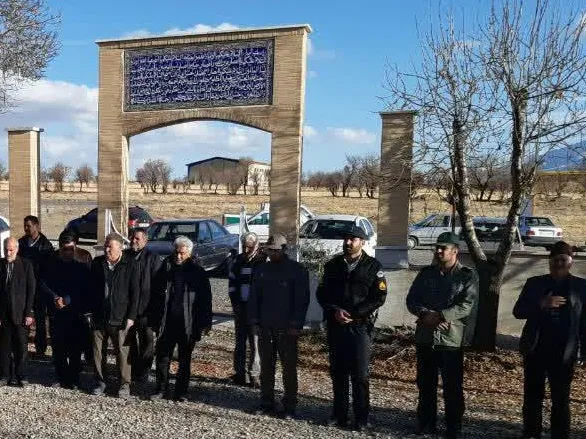 مراسم غبارروبی و گل افشانی گلزار شهدا روستای ویست شهرستان خوانسار