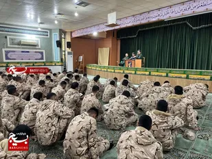 دیدار و نشست  صمیمی با سربازان سپاه ولی عصر (عج) خوزستان