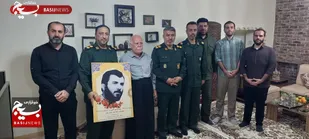 دیدار فرمانده سپاه شهرستان لالی با خانواده شهید منوچهر حاجی پور