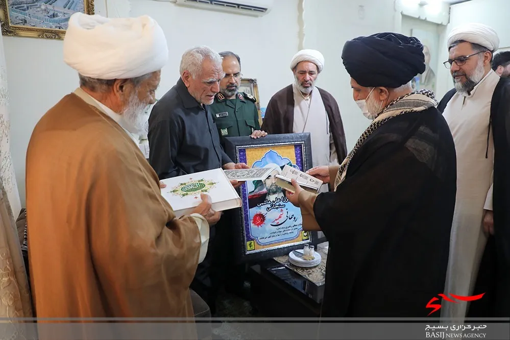 تقدیر مسئولان سپاه استان قم از خانواده شهید حجت‌الاسلام هاشمی سنجانی