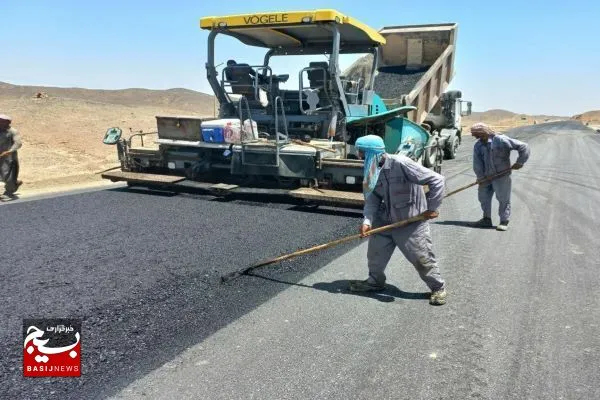 فعال‌بودن پروژه‌های راه‌سازی شمال سیستان و بلوچستان با وجود گرمای بی‌سابقه/تکمیل شبکه بزرگراهی شمال سیستان و بلوچستان در گروه اختصاص ۱۲ هزار میلیارد تومان اعتبار